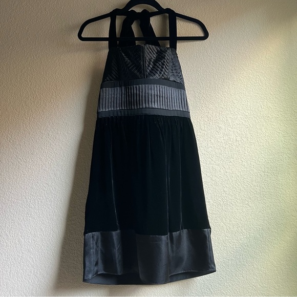 NWT To The Max Sleeveless Black Velvet Dress size 4